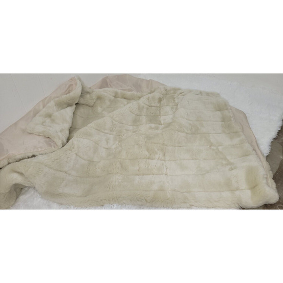 Faux Fur Cream Lined Throw Blanket 60"x50" Soft Cozy Unbranded - Picture 1 of 4